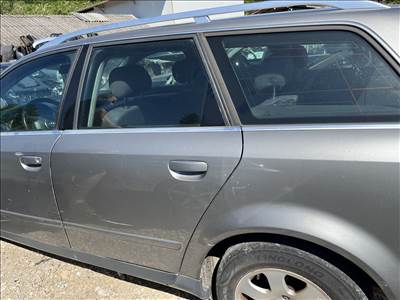 Audi A4 (B6) Bal hátsó ajtó LY7Q