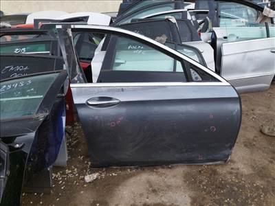Mercedes E w213 jobb első ajtó üresen