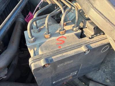 Mercedes C 200 W203 ABS Kocka *157367* a2095452532