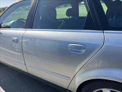 Audi A4 (B6) Bal hátsó ajtó LY7W 