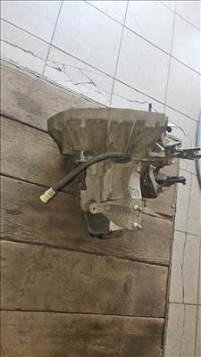 Dacia Logan II váltó  304017641r cejrqk9af