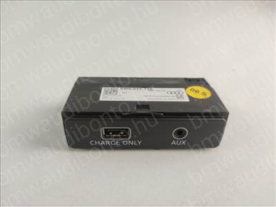AUDI A4 Allroad B9 (8WH, 8WJ) USB aljzat csatlakozó (8W0035726)