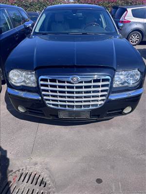 Chrysler 300C minden alkatrésze