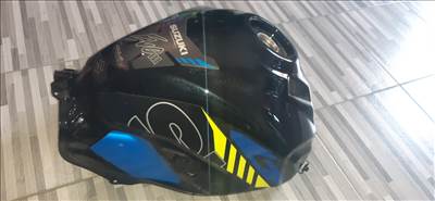 Suzuki GSX-S 750 tank
