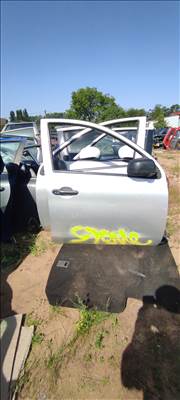 Nissan Micra VI Jobb első ajtó 