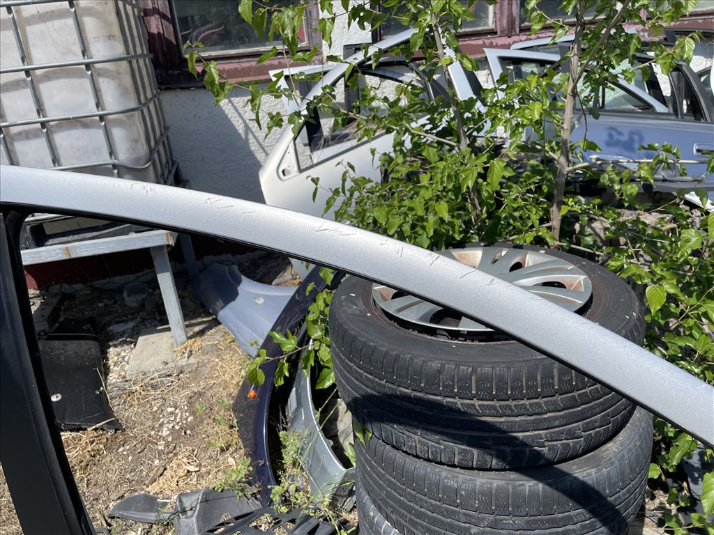 Opel Zafira A Jobb első ajtó 2. kép