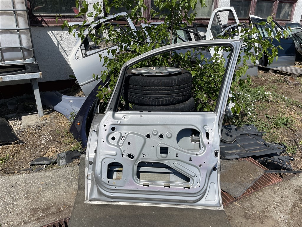 Opel Zafira A Jobb első ajtó 3. kép