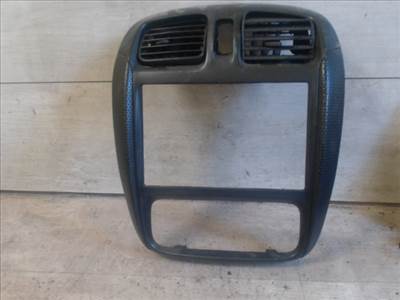 MAZDA Demio 2000- Középső szellőző