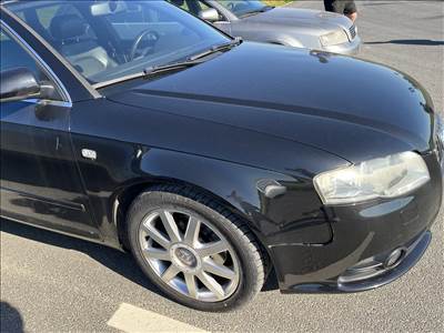 Audi A4 (B7) Jobb első sárvédő LZ9Y