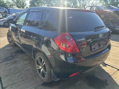 Kia Cee'd (ED) 1.6CRDI bontott alkatrészei