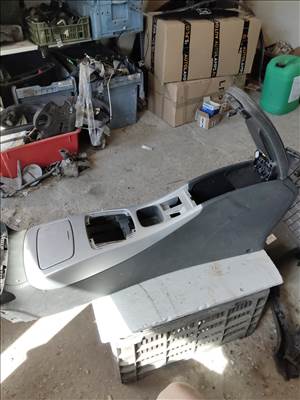 Renault Laguna III könyöklő 