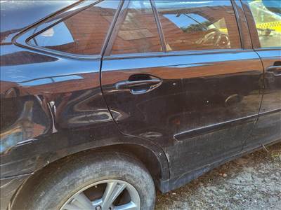 Lexus RX 400h Jobb hátsó ajtó üresen.