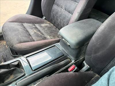 Mazda 6 (1st gen) Könyöklő *165433*