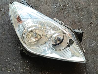 Opel Astra H Caravan 1.4 krómos jobb első fényszóró