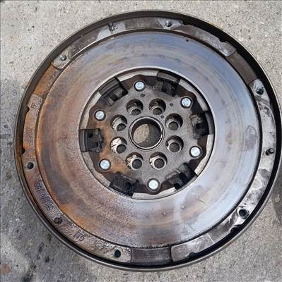 Opel Astra H, Astra J, Zafira B, Meriva B 1.7CDTI kéttömegű lendkerék tárcsával és szerkezettel 55570195