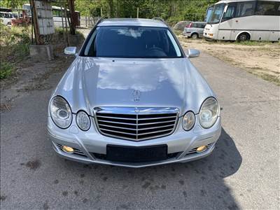 Mercedes E 320 (W211) bontott alkatrészei