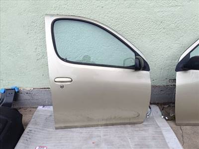 Toyota Yaris Verso Jobb első Ajtó