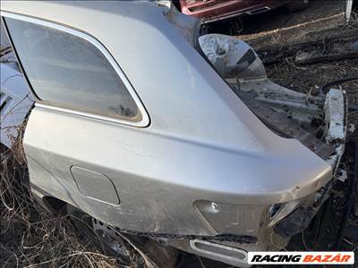 Toyota Avensis T27 balos hátsó negyed 2011-es 