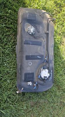Suzuki Grand Vitara II 1.9 DDiS tank 
