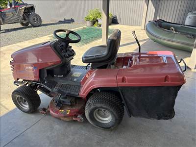 Toro DH220 Fűnyíró traktor