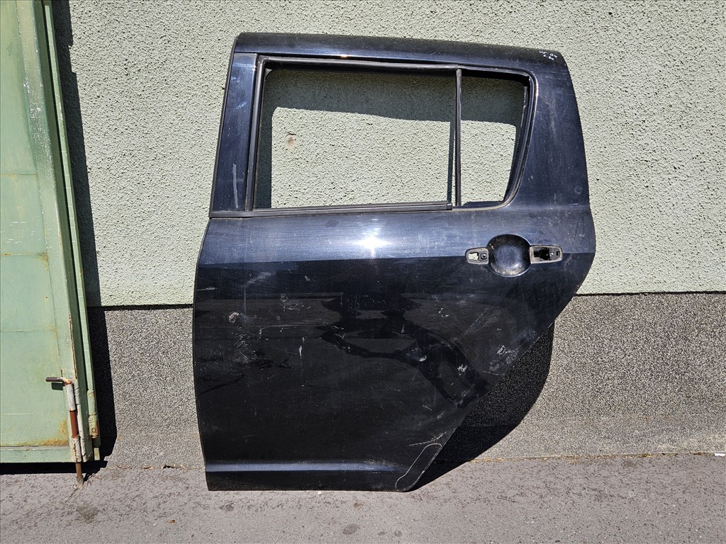 Suzuki Swift 2005- bal hátsó ajtó 4. kép