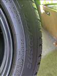  5x108 lyukosztású 17" új (gyári felni) lemezfelni, rajta 215/60 új Michelin nyári gumi gumi 