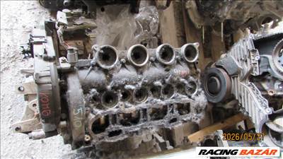 Peugeot 308 I 1.6HDI 9H01 fűzött blokk hengerfejjel 