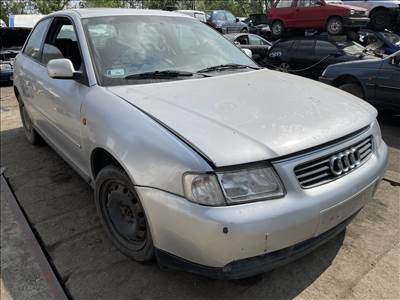 Audi A3 (8L) 1.6i bontott alkatrészei
