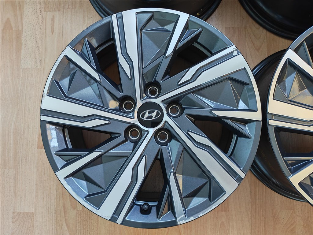  17"-os 5x114.3 Hyundai gyári alufelni + Tpms! 2. kép