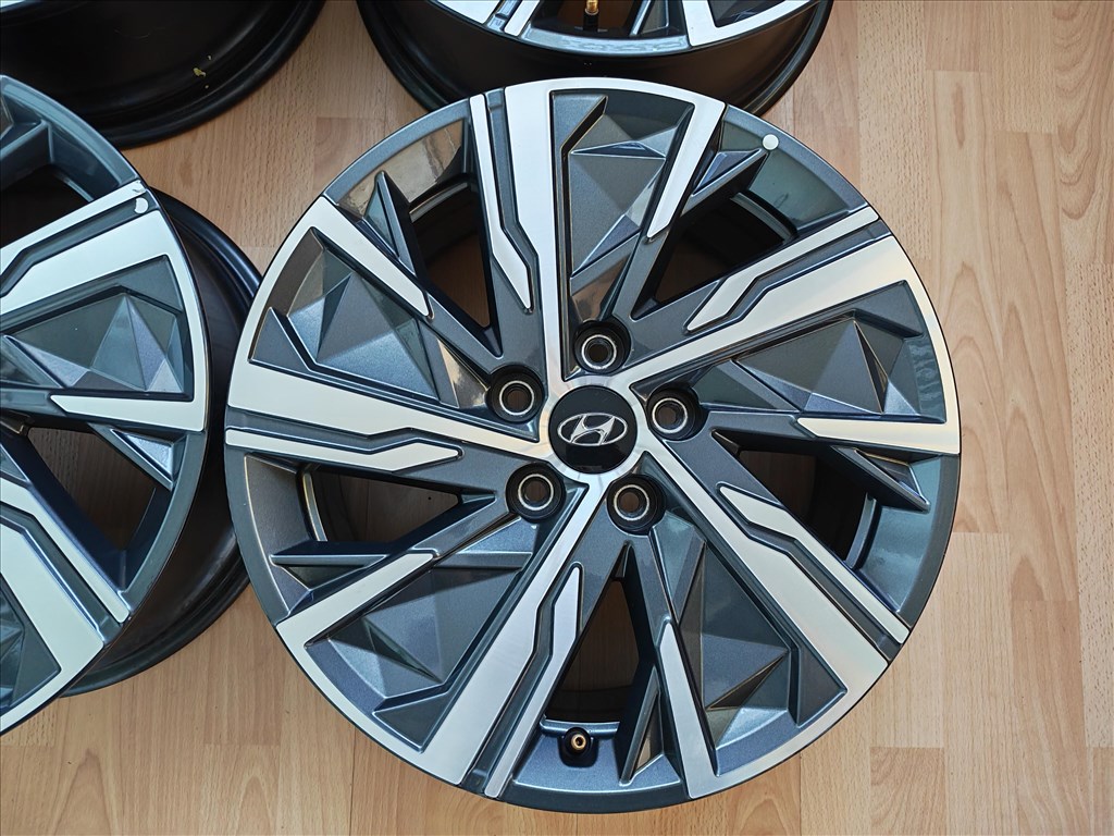  17"-os 5x114.3 Hyundai gyári alufelni + Tpms! 5. kép