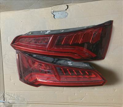 Audi Q5 (80A) hátsó lámpa párban 80a945095