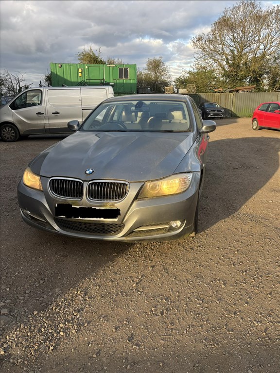 BMW 3-as sorozat (E90, E91, E92, E93) bontott alkatrészei 2. kép
