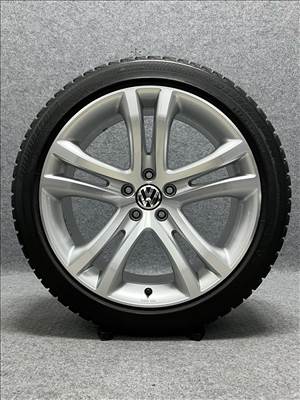 gyári Volkswagen alufelni szett 9x19 et33 5x112 255/40 téli gumival