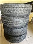  215/7015" használt Bridgestone teherautó gumi gumi