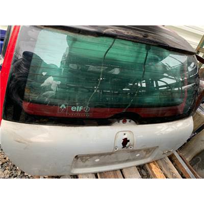 Clio II. csomagtér ajtó