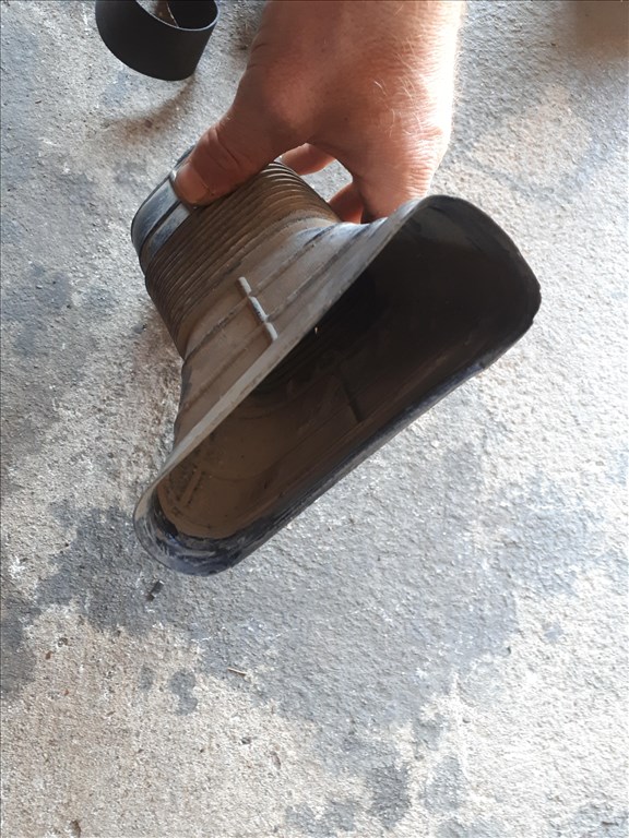 Volkswagen Passat B3 1.8 RP levegőcső  357129628 4. kép