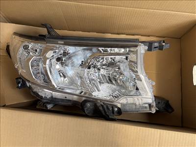 Toyota Land Cruiser FJ150 Jobb első lámpa 81130–60n10