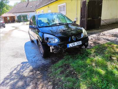 Renault Mégane Scenic 1.5 dCi – jó motor, műszakival, sérülten eladó!