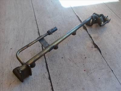 NISSAN PRIMERA 98-01 Injektor befecskendező híd 