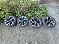  Eladó Toyota 17" gyári alufelni szett + TPMS + Pirelli Cinturato SF3 225/45 újszerű gumi