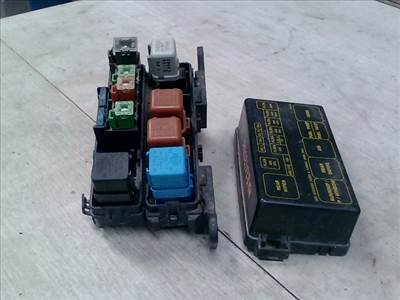 FORD MAVERICK Biztosítéktábla BCM BSI BSM SAM GEM modul Motortér