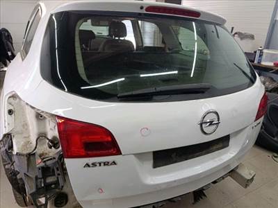 Opel Astra J Sports Tourer Csomagtérajtó (Részeivel) Y40r 11459