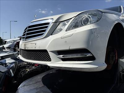 Mercedes E-osztály W212 első lökhárító 