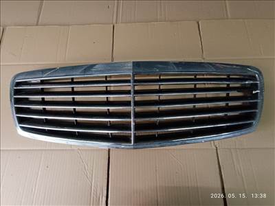 Mercedes -Benz E osztály hűtőrács  a2118800583