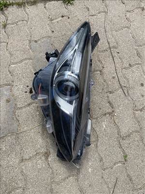 Mazda 3 BM jobb első fényszoró sérült bhr251030 5898730100