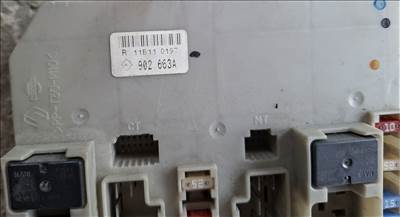 Renault Clio III Motortéri biztosítéktábla  902663a