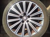  5x100 lyukosztású 16" gyári Seat alufelni, rajta 215/45 Kumho téli gumi 