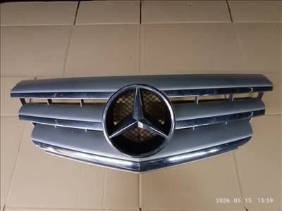 Mercedes -Benz C osztály W204 hűtőrács  a2048801923
