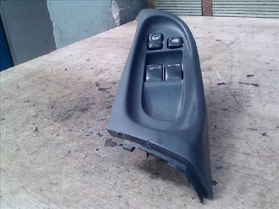 NISSAN ALMERA 00-03 Bal első ablakemelő kapcsoló