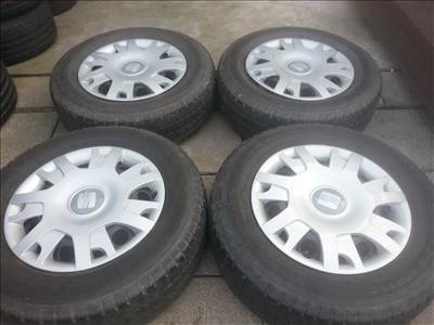  5x112 lyukosztású 16" lemezfelni, rajta 215/65R16C Goodyear nyári gumi 